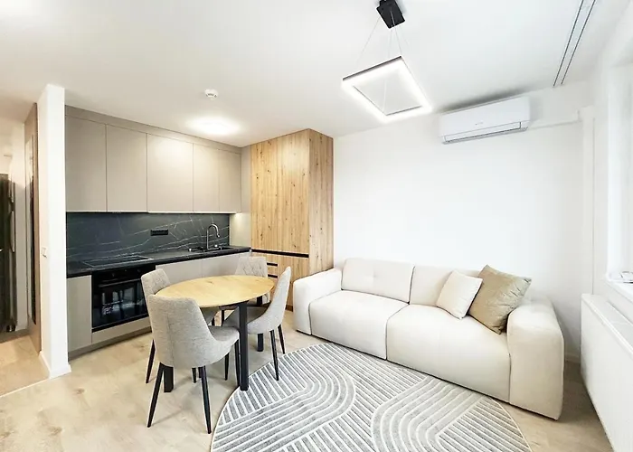 With Balcony Near Airport With Parking 아파트